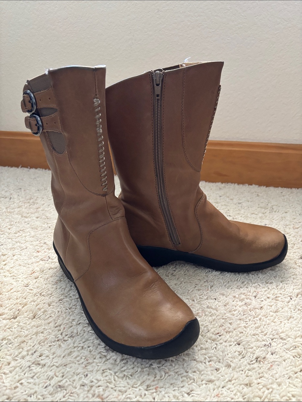 Keen Women's Brown Mid-Calf Zip Buckle Boots